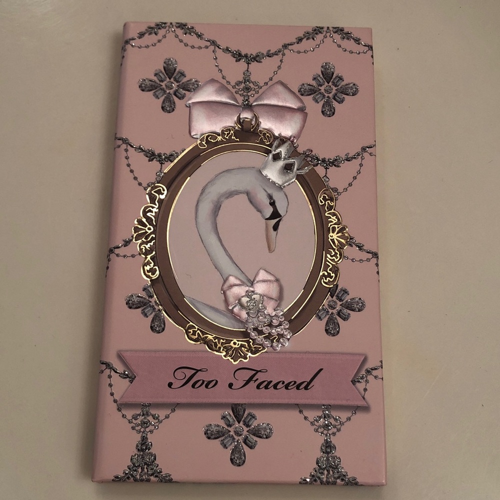 Too Faced Swan Eyeshadow and Blush Pallet Embellished Pink Collectable New